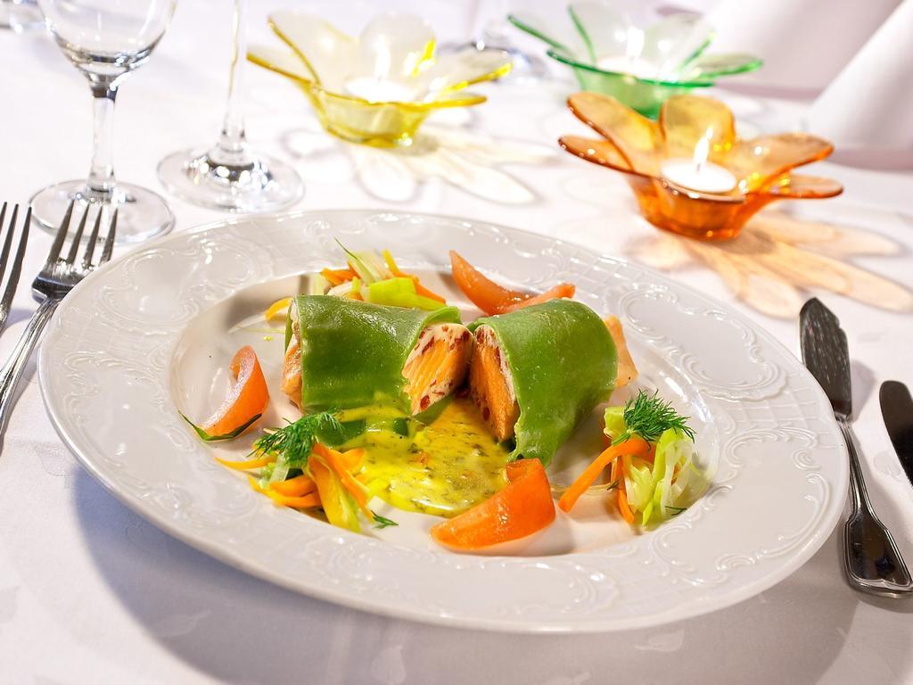 Gasthof Restaurant Buergerstueble แซงค์ตปีเทอร์ ภายนอก รูปภาพ